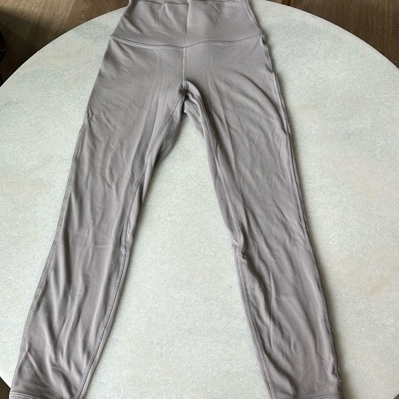 Lululemon leggings size 4 - Picture 1 of 2